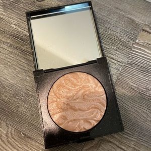 laura mercier highlighter in shade devotion
